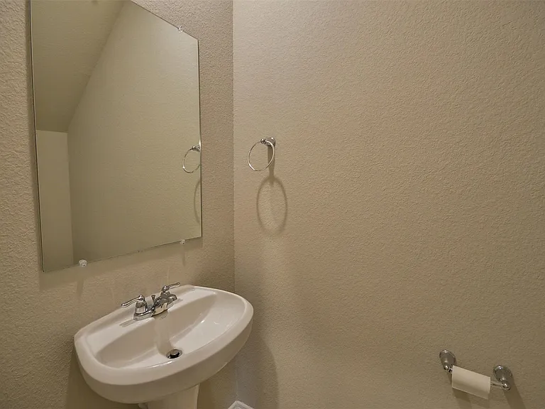 24810 Winema Woods Ln — Photo 10