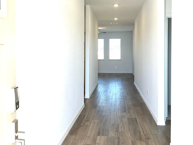 1200 Morning Dew Dr — Photo 2