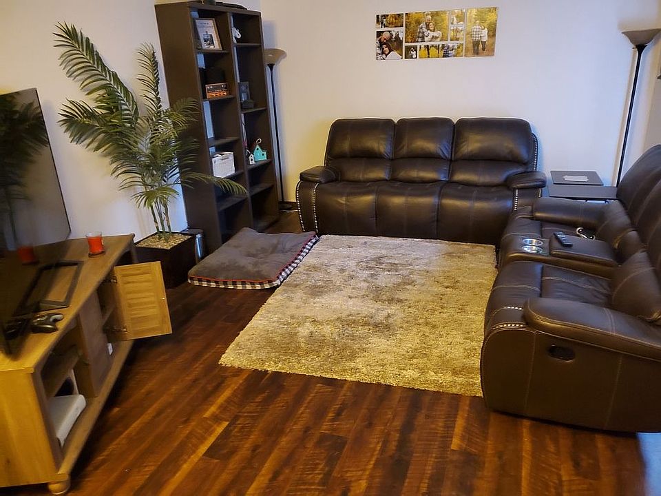 2nd image of 1347 E Hancock Dr