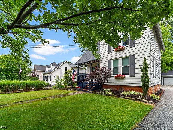 3rd image of 4721 Maple St