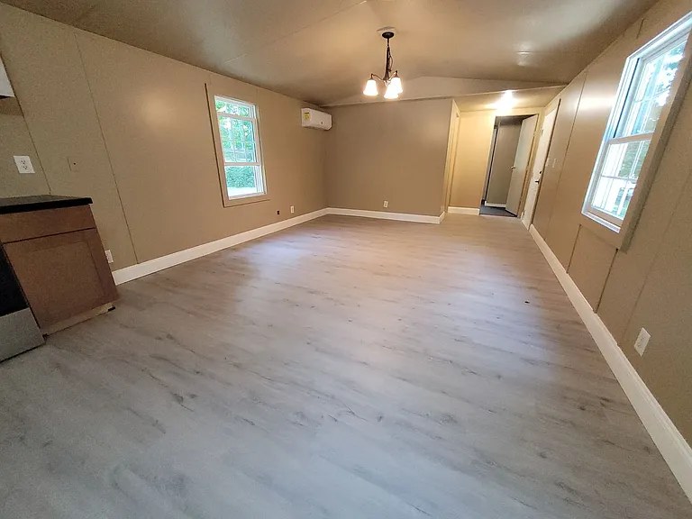 522 Sandmine Rd — Photo 3