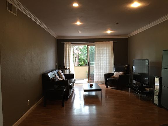 4th image of 781 N Fair Oaks Ave APT 3
