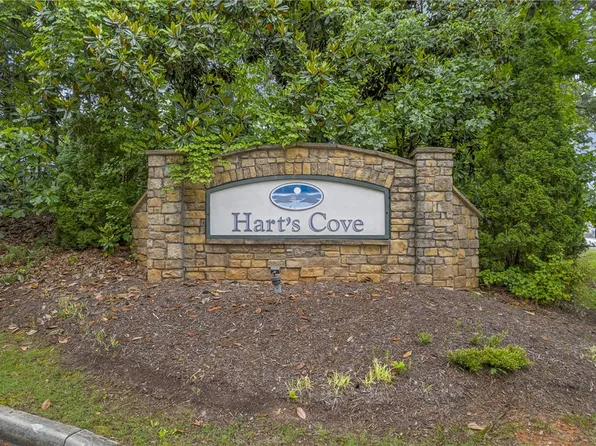531 Harts Cove Way, Seneca, SC 29678