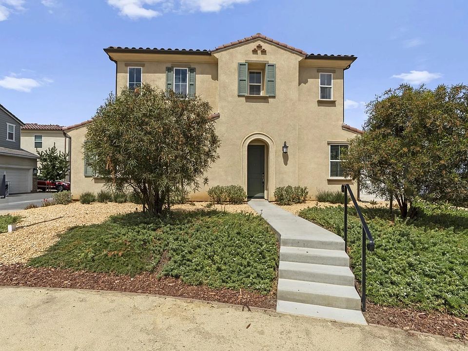 1st image of 27778 Heritage Ln