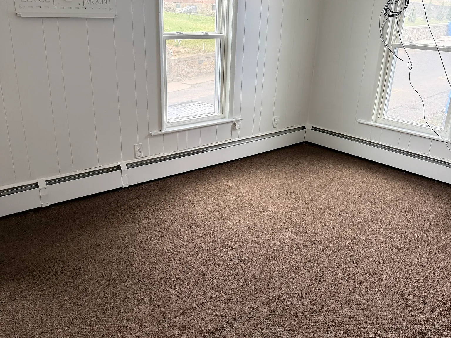2 bed, 1.0 bath, 744 sqft, $1,300 — Photo 3