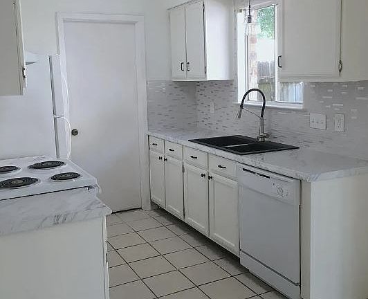 2nd image of 8712 Pineridge Dr #B