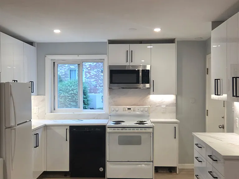 42 Lionel Ave #C — Photo 3