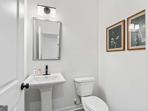 4th image of 3281 Pepperpike Ct
