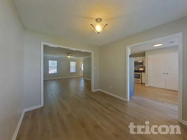 929 Corvus Ct — Photo 3