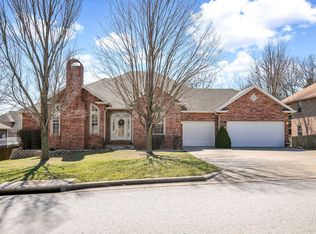 2707 N Skyview Ln, Ozark, MO 65721