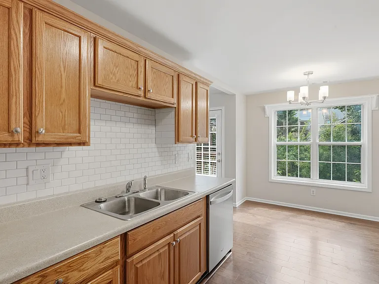 1161 Riverside Run Ln — Photo 8