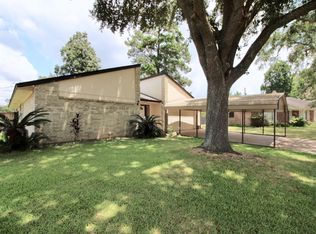 160 Valley Dr, Liberty, TX 77575
