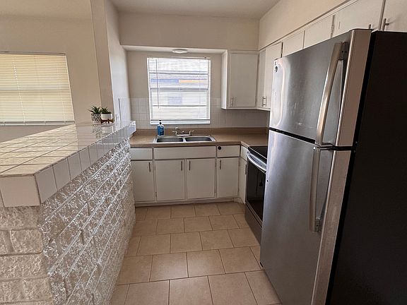 3rd image of 715 Joel Blvd APT C