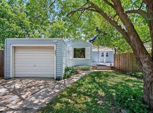 1923 39th St, Des Moines, IA 50310
