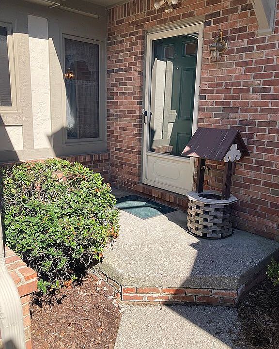 1st image of 42289 Saratoga Cir