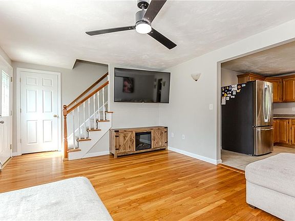 2nd image of 3 Sutton St