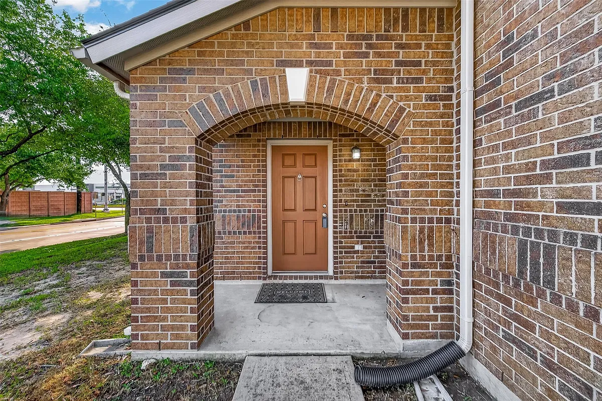 Building Photo - 7130 Cypress Prairie Dr