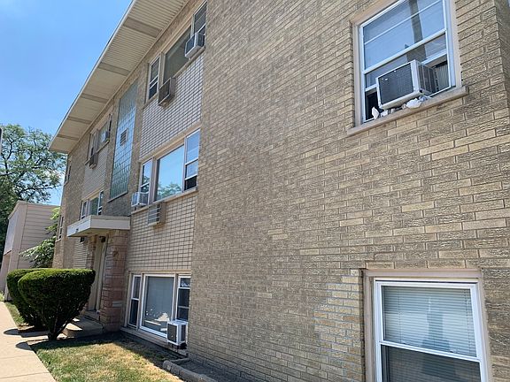 2nd image of 2754 N Oak Park Ave APT Gs