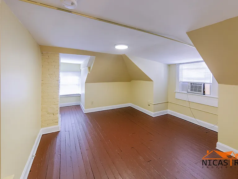 136 E 11th Ave — Photo 31