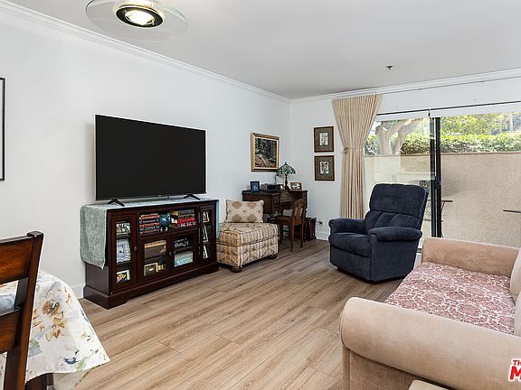 5th image of 501 Palisades Dr APT 105