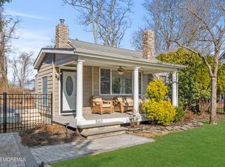 560 W Lincoln Avenue, Oakhurst, NJ 07755