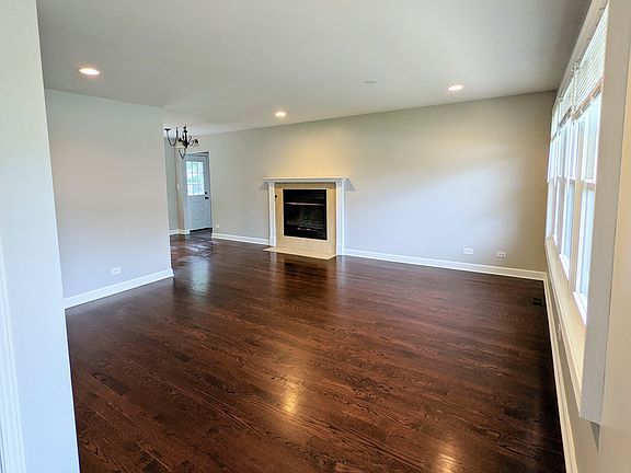 3rd image of 615 W Tanglewood Dr