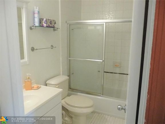 4th image of 4115 NW 75th Ave