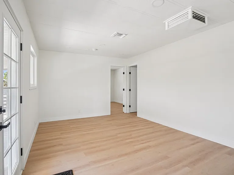 33423 Barcelona Dr — Photo 10