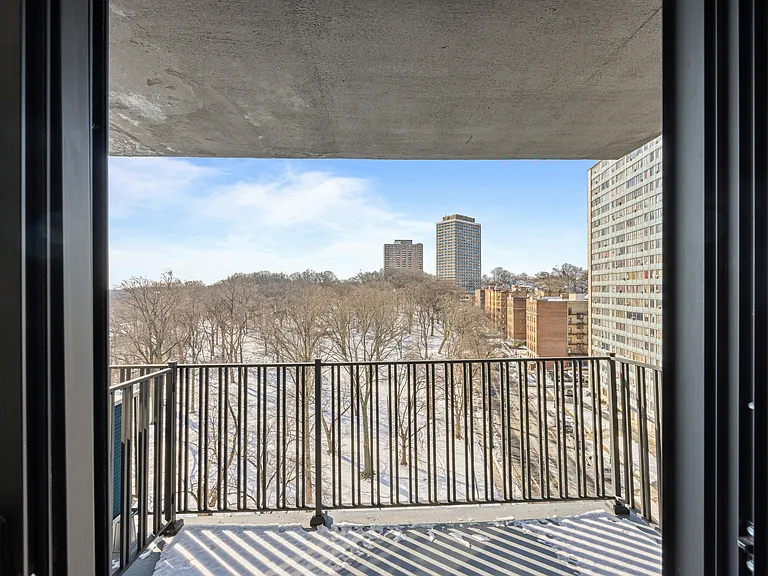 Cosmo 440 Luxury Apartments — Photo 17
