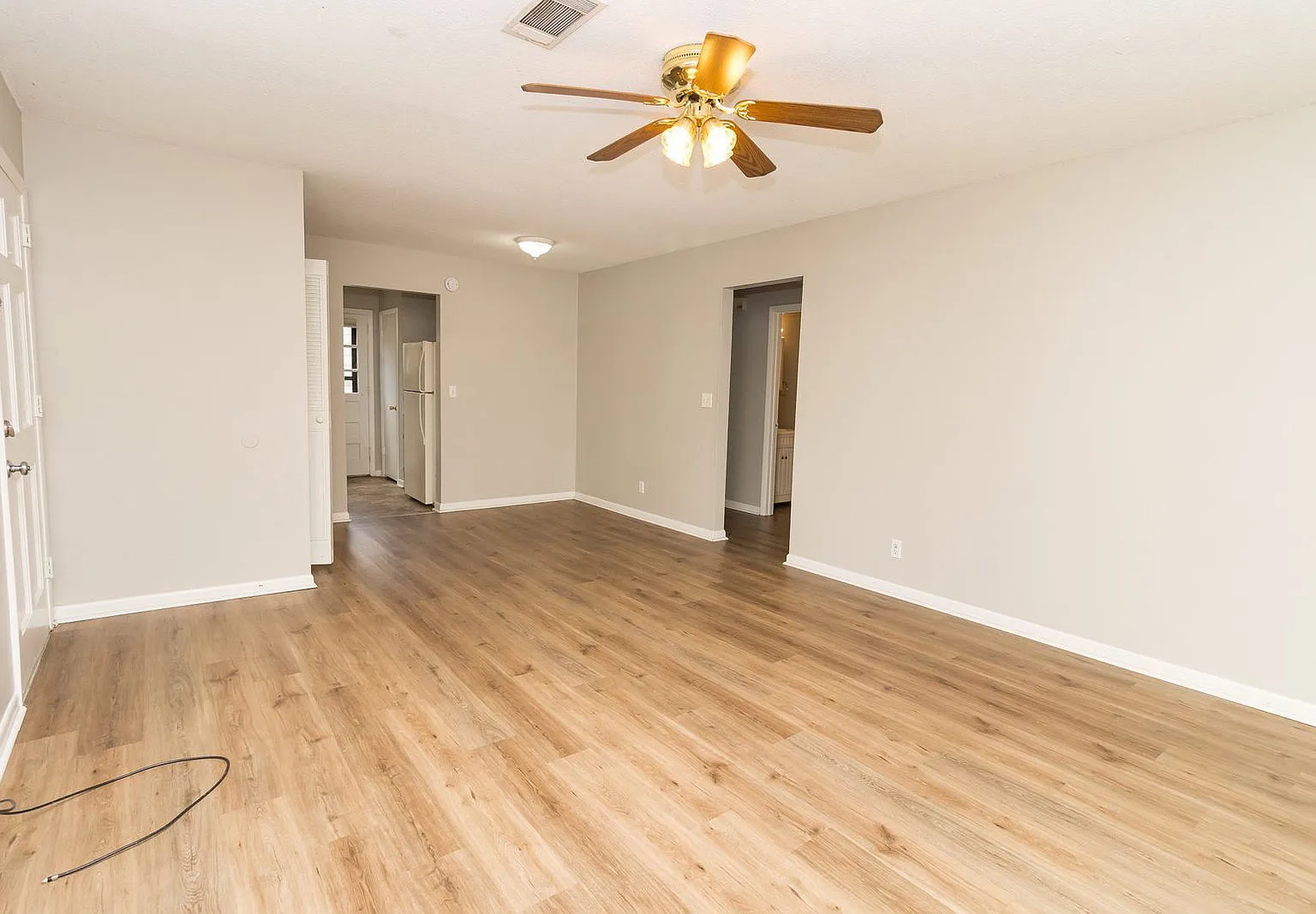 2 bed, 1.0 bath, 815 sqft, $1,125 — Photo 4