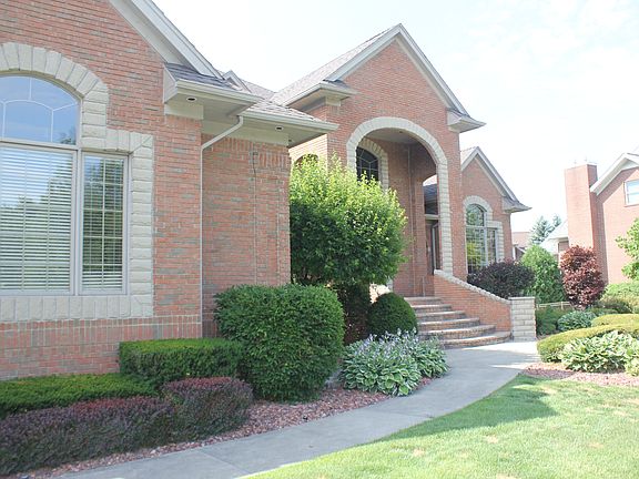 5th image of 54647 Queensborough Dr