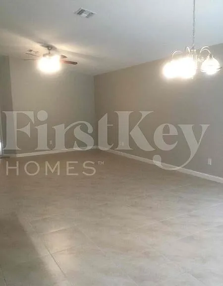 991 SW Dubois Ave — Photo 18