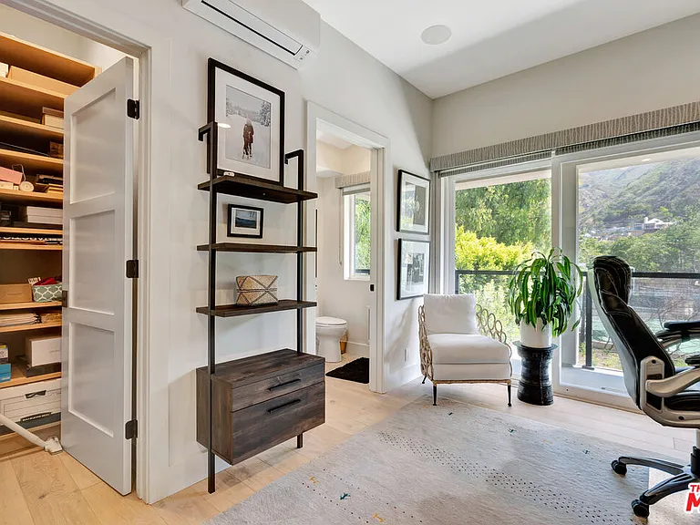 3859 Rambla Pacifico — Photo 14