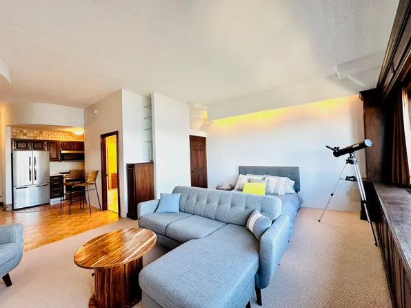 10 Bay Street Landing image 3 of 24