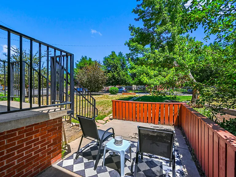 3286 W Fairview Pl — Photo 4