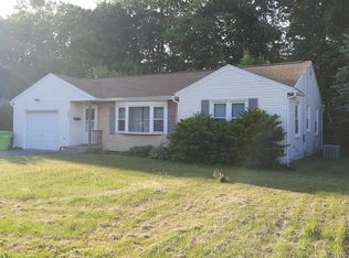 202 Sandra Ln, North Syracuse, NY 13212