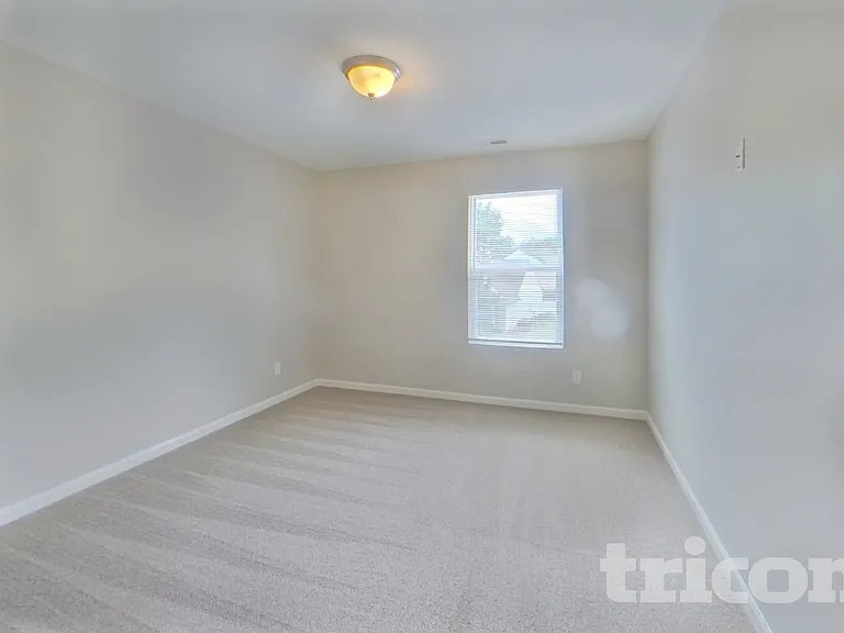 1048 Silverberry St — Photo 9