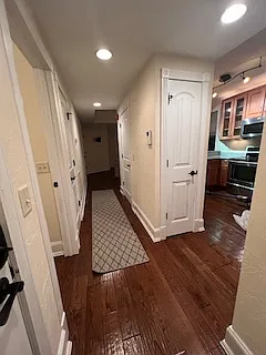 1 bed, 1.5 bath, 706 sqft, $1,600 — Photo 4