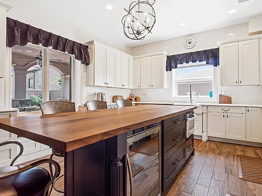 Sold by Casandra Properties Inc. | media 46