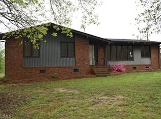 2604 Peace Haven Dr, Pleasant Garden, NC 27313