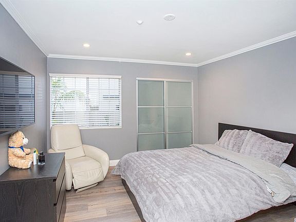 5th image of 346 W Wilson Ave Unit 1