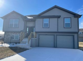 21804 Massa Cir, Peculiar, MO 64078