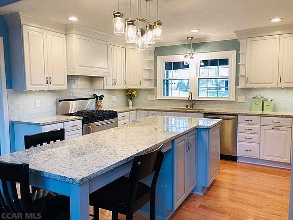 5th image of 388 Park Ln