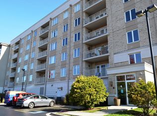 2030 Saint Regis Dr #320, Lombard, IL 60148