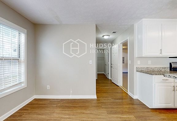 5th image of 882 Simon Park Cir