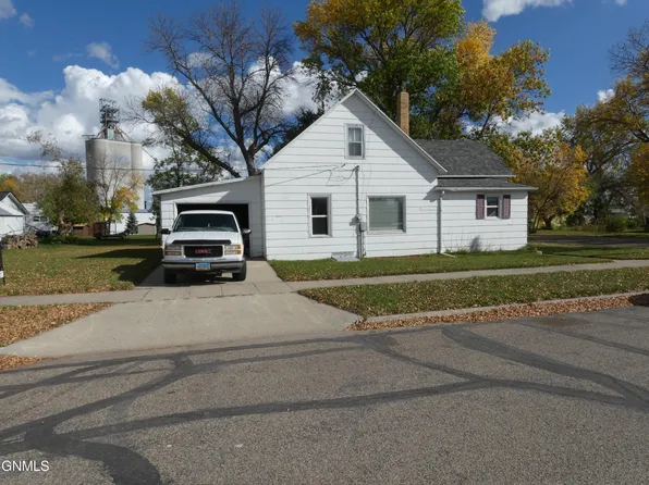 801 NW 1st St, Strasburg, ND 58573