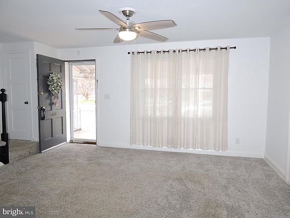 3rd image of 7611 Daniels Ave
