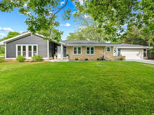 8684 North Seneca ROAD, Fox Point, WI 53217