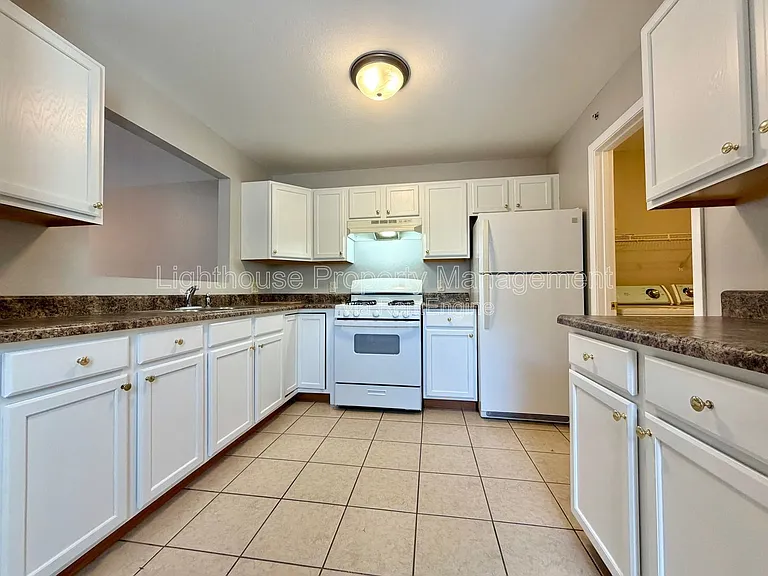 860 Marquette Ave #16 — Photo 5