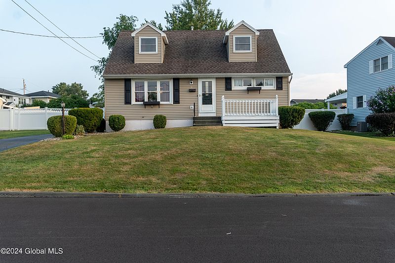 3rd image of 14 McClelland Avenue